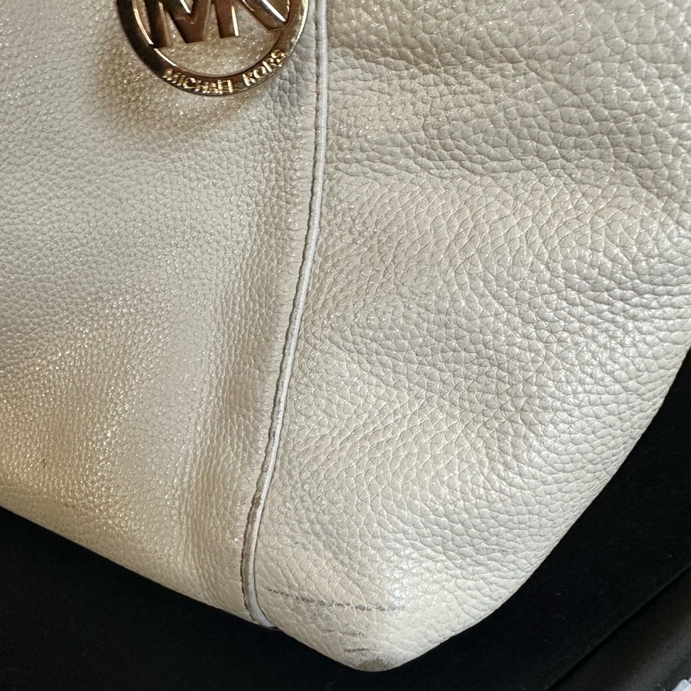 Michael Kors Creme Color Tote - Picture 3 of 10